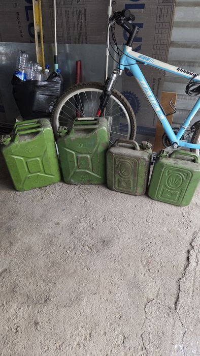 Продам канистры для бензина