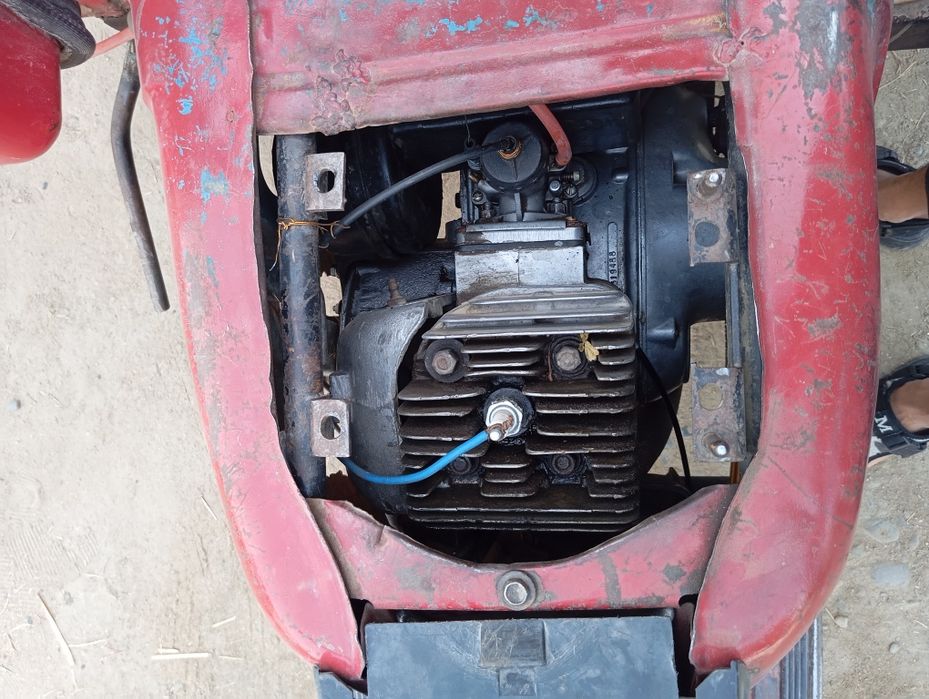 Мотороллер сотилади хатирчида