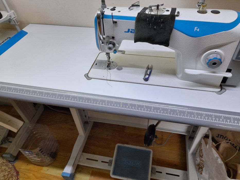 Тикув машинаси сотилади.