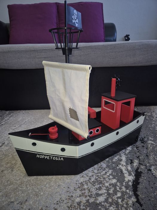 Корабът на Пипи Дългото чорапче и татко Ефраим + подарък конят на Пипи