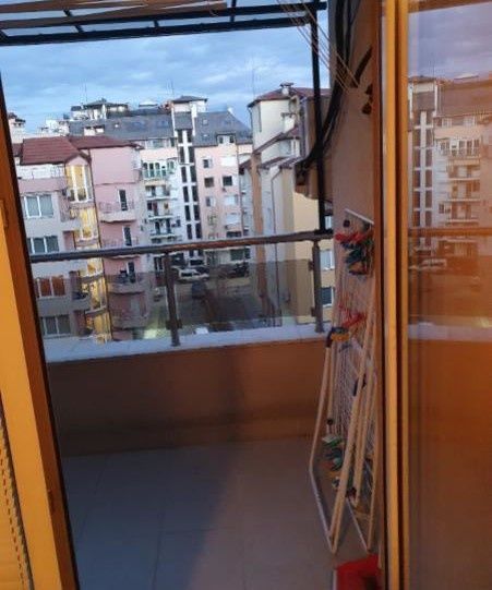 Двустаен апартамент в кв. Света Троица