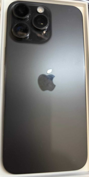 Продается iphone 15 pro max черный