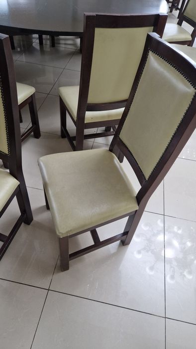 scaune si mese, pentru restaurant, din lemn masiv