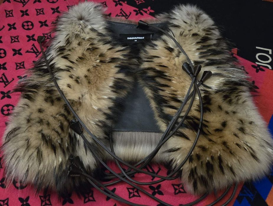 DSQUARED2 оригинален нов дамски елек от ракун