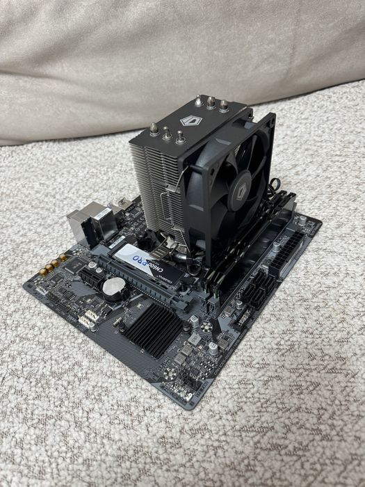 Комплект Gigabyte H610M + i3-13100 + 16 ГБ DDR4 + SSD 256 ГБ