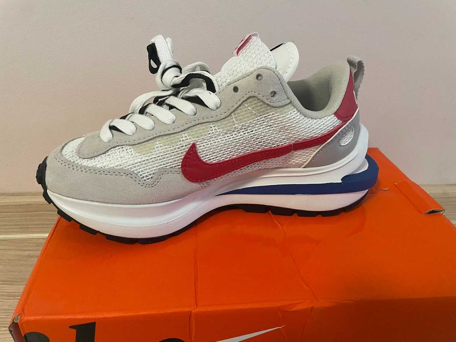 Нови дамски маратонки с кутия Nike VaporWaffle x sacai размер 38