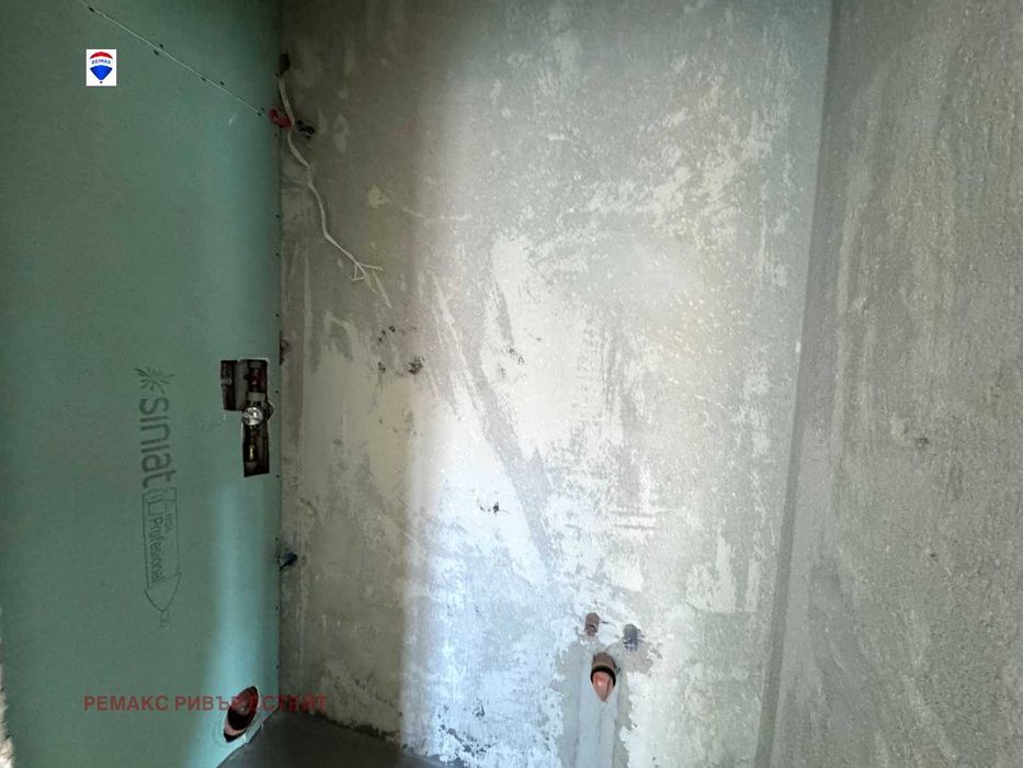 Продава се Тристаен апартамент в Русе, Център - 95 кв.м за 2011 €/кв.м - Снимка #8