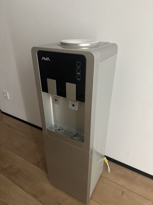 Кулер для воды AVA б/у