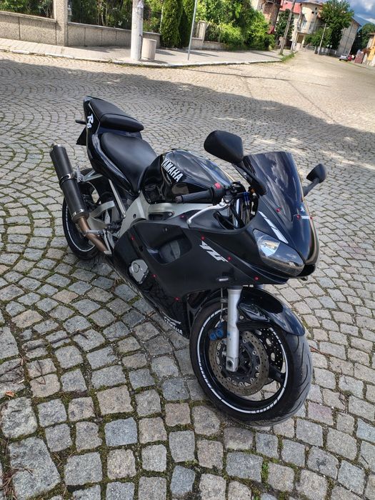 Yamaha YZF 600 R6 RJ03