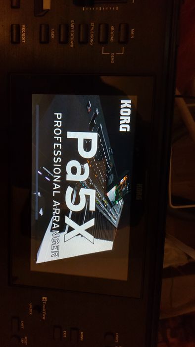 Много запазен клавир Korg Pa5x