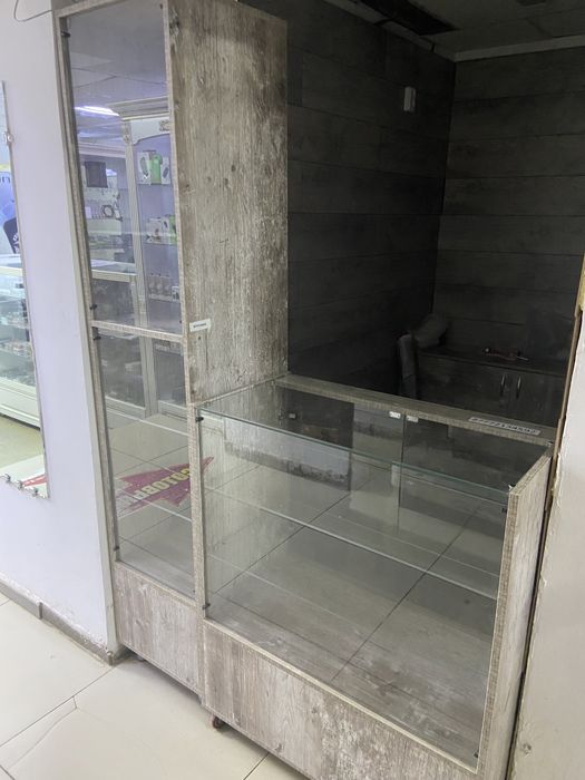 продам витрины шкаф полки