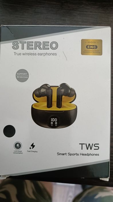 Bluetooth наушники.