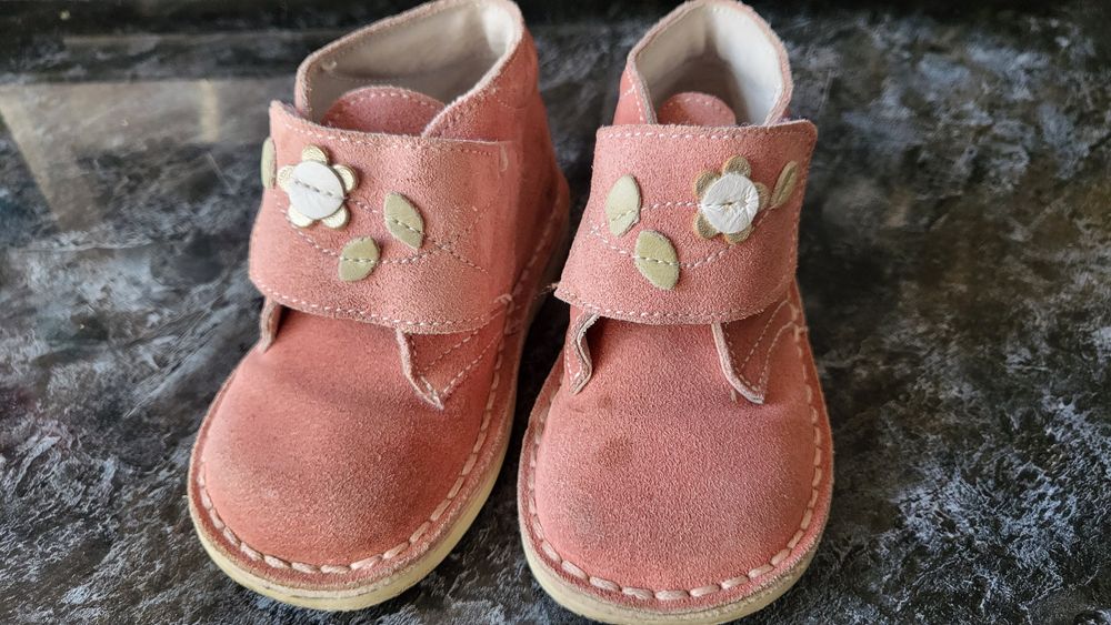 Ghete fetite  marimea 22