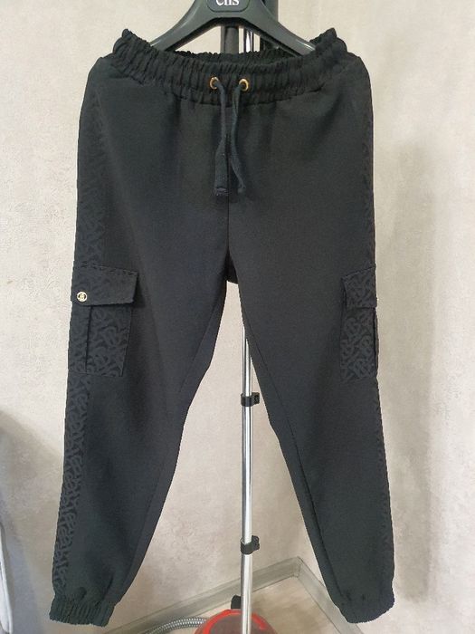 Продам спортивный костюм.