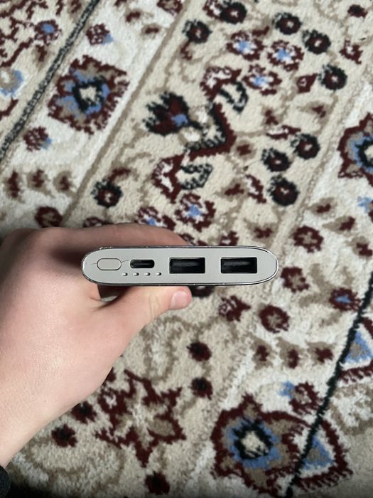 Повербанк, наушники