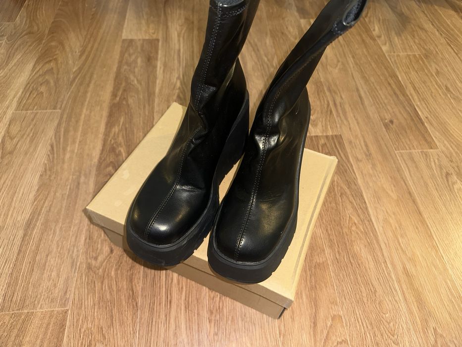 Продам ботильоны Bershka на платформе, размер 36