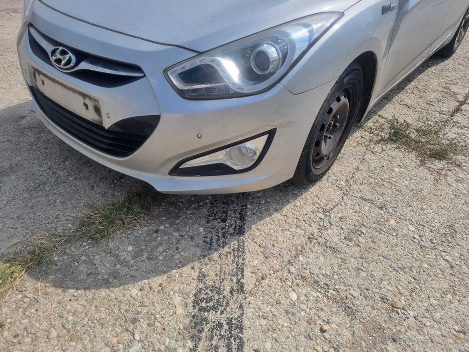 Far stanga Hyundai i40