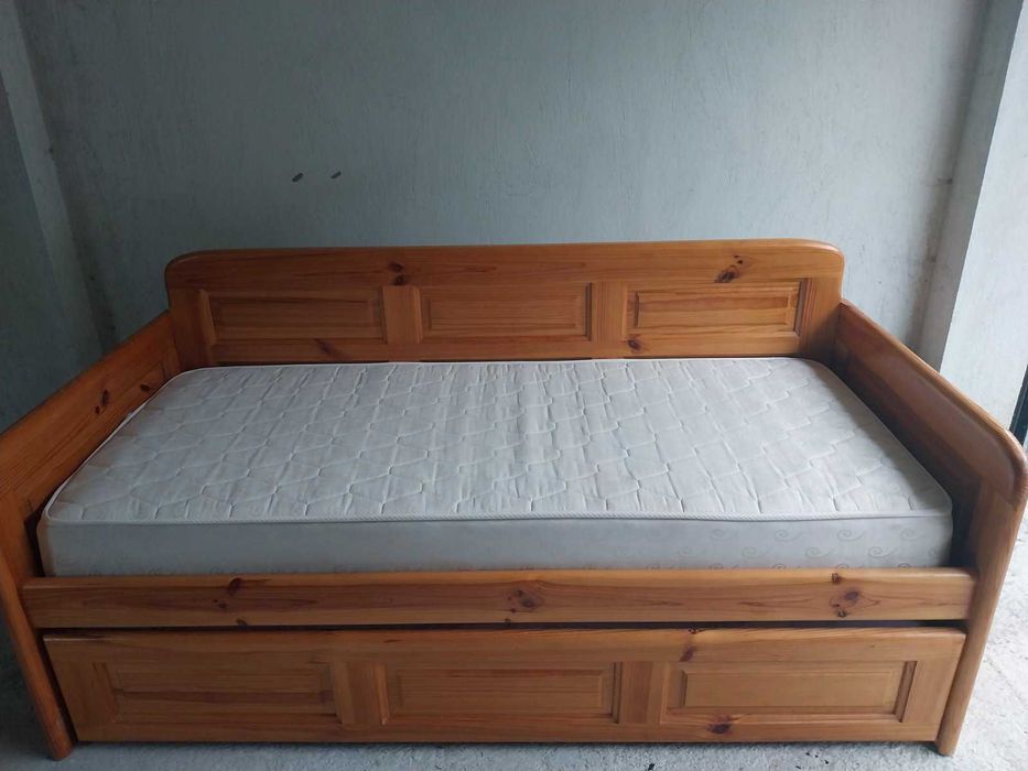 Легло тип сандвич от масивно дърво