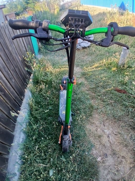 Vând kukrin g2 pro stare foarte bună