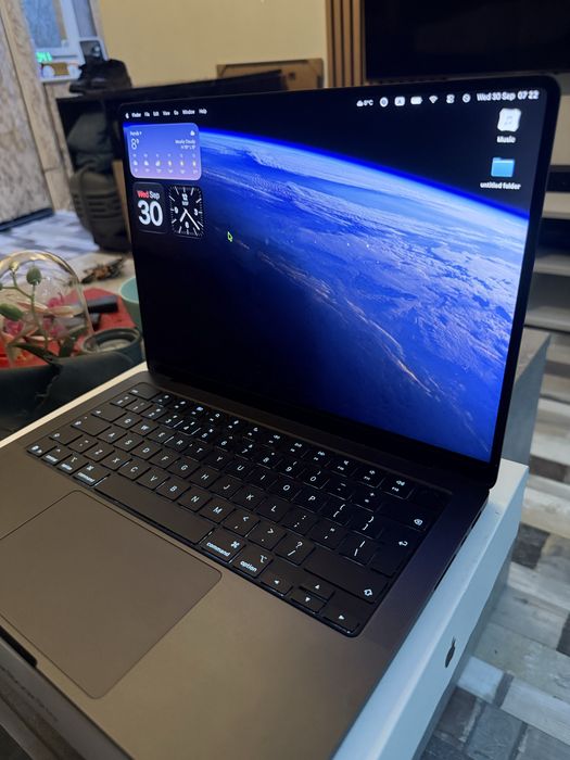 Macbook Pro M5 гаранция до януари 2028