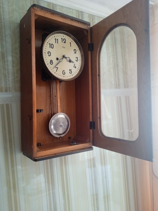 Продам часы настенные с боем