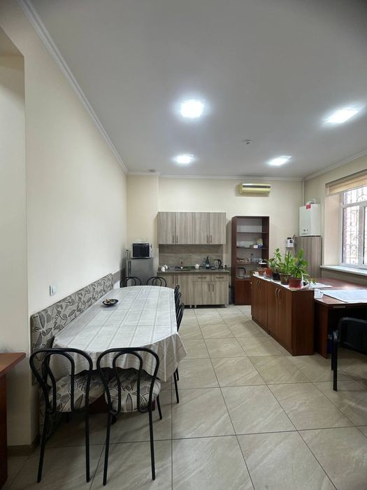 Аренда  Офис - 113 м² Чиланзар"Ц" квартал. Райхон.