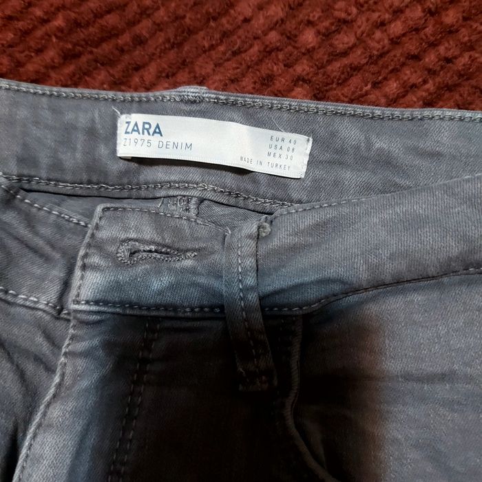 Jeans Zara cu detalii strălucitoare