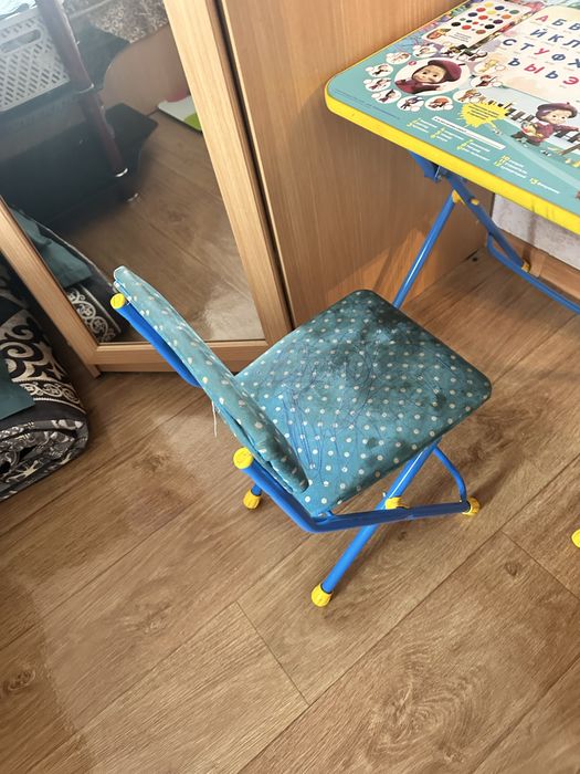 Продам стол со стульчиком детский