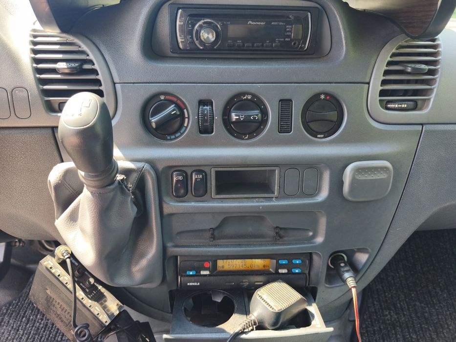 Mercedes Sprinter 416, 2004, 2.7 CDI, 158 CP, AC, webasto, detarată la 3500 kg, se conduce cu categoria B, ladă 5.2 m, impecabilă, import Olanda