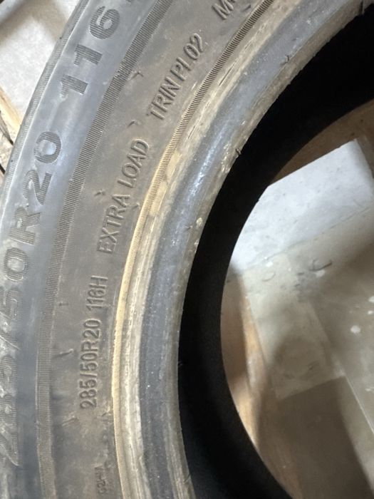 Продам резину срочно 285/50/20