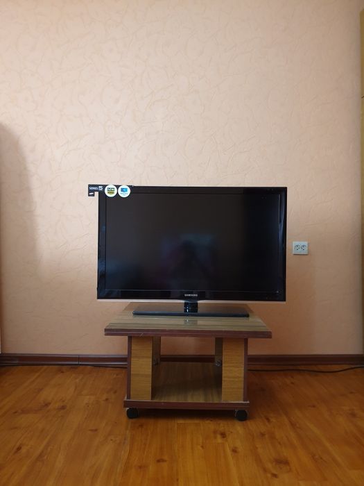 SAMSUNG 42 телевизор обычный