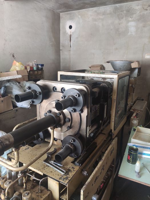 Шприц машина TRUSIOMA за пластмаса