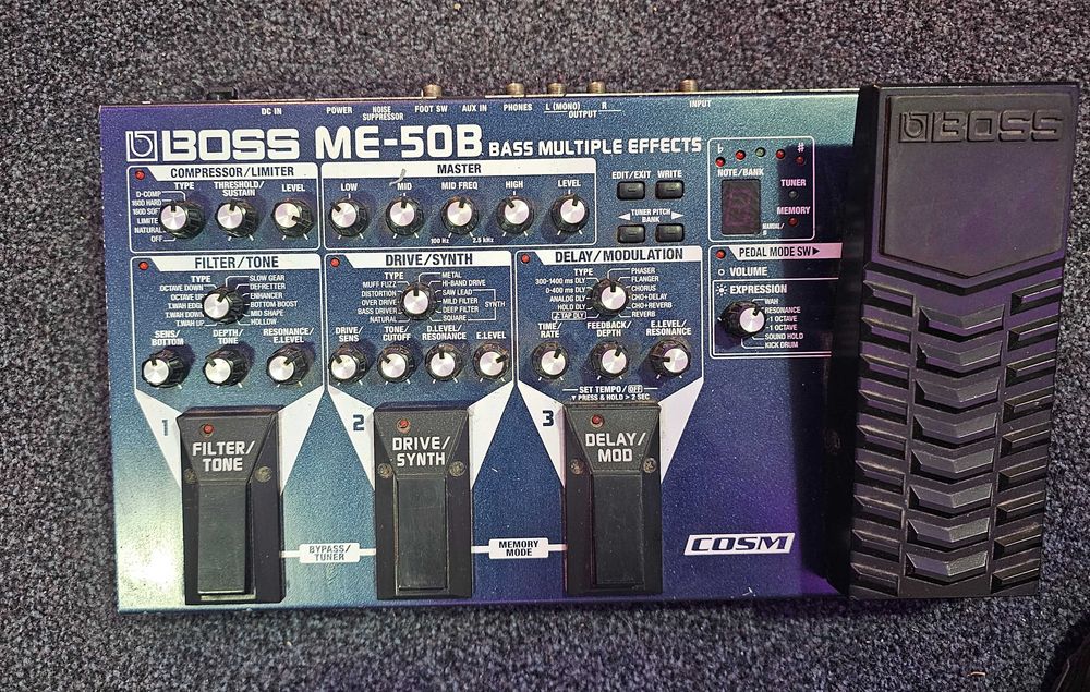 Бас китарен процесор Boss ME-50B (Мултиефект)