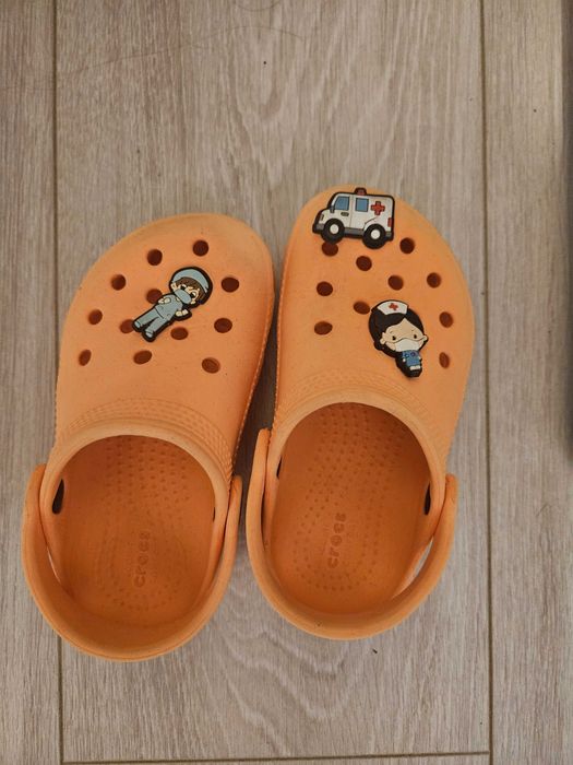 Crocs portocalii copii