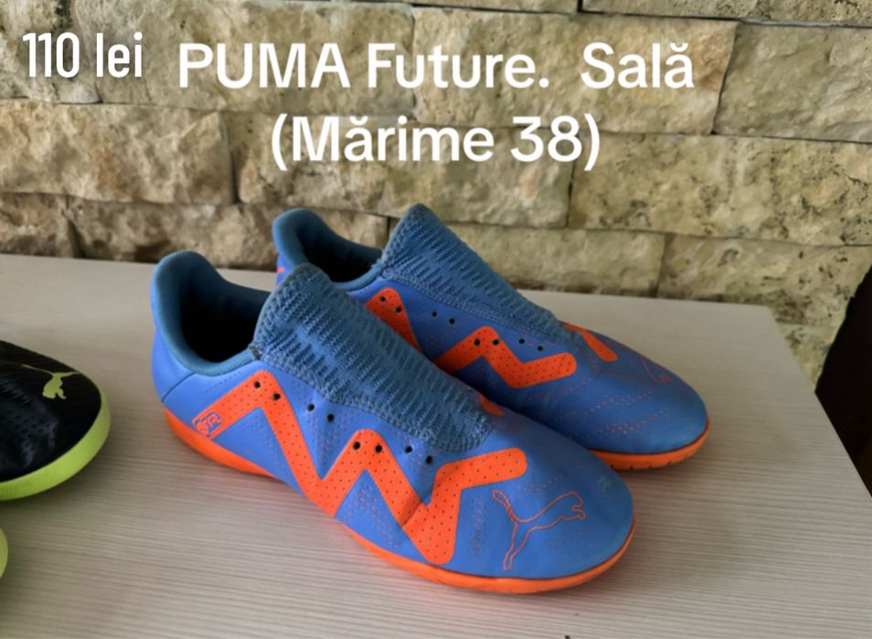 Ghete fotbal 70 lei buc