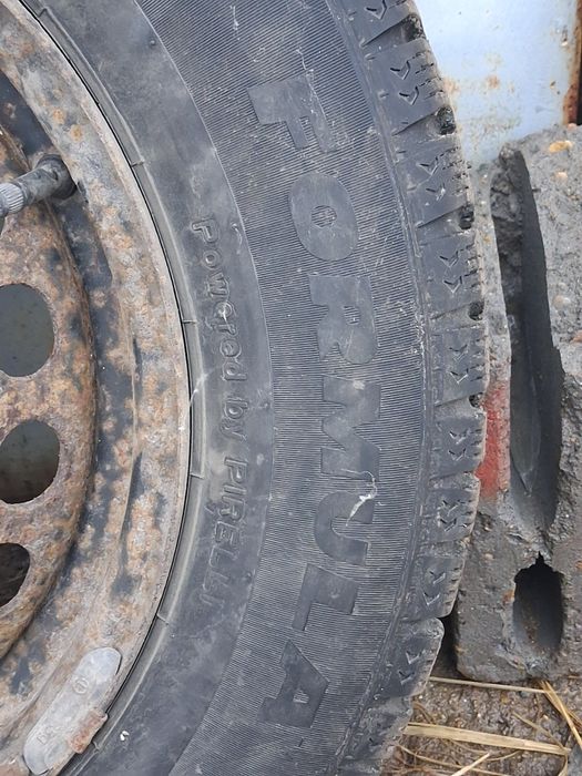 Продам зимние шины