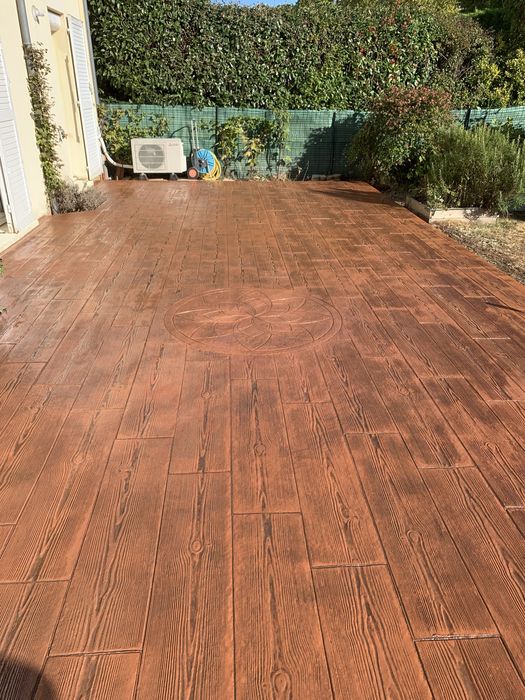 Beton amprentat Constanta- schimba complet asoectul curtii tale!