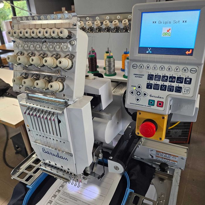 Vand masina de brodat industriala Barudan, 1 cap, 9 culori