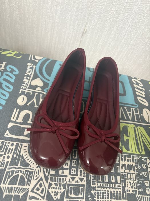 Продам балетки цвета марсала