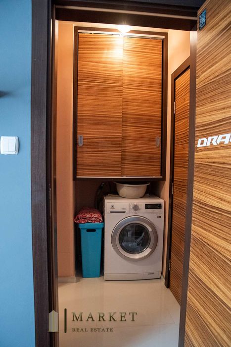 Продава се Тристаен апартамент в Пловдив, Младежки Хълм - 100 кв.м за 1999 €/кв.м - Снимка #10