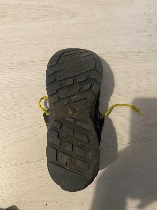 Чисто нови обувки