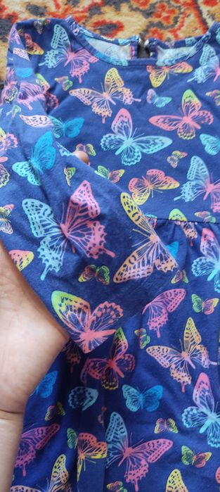 Продам одежду на девочку(летние платья).Недорого