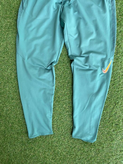 Мъжко долнище : Nike DRI-FIT Sweatpants L