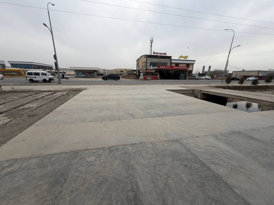 Ресторан, магазин, ишлаб чикаришга мулжалланган бино сотилади.