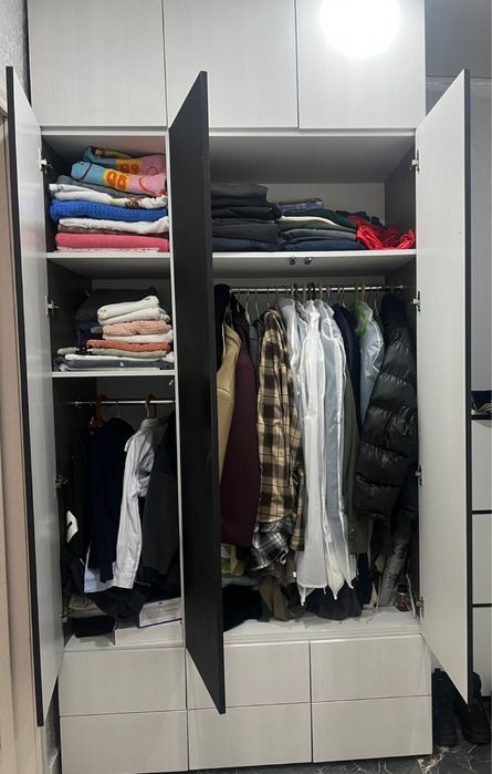 Шкаф для спальни,гостиной,коридора