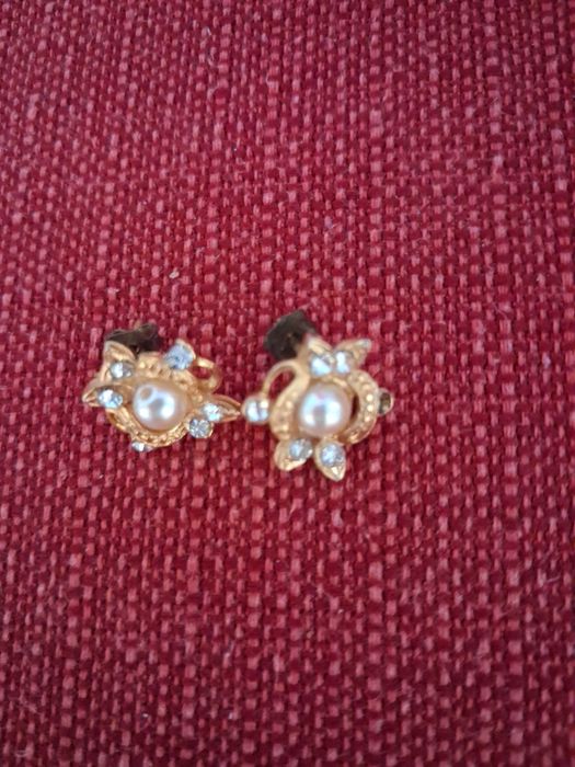 Дамско колие - перли и обеци