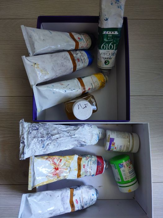 Мальберт, краски, кисти