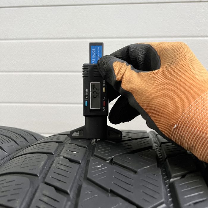 2 Anvelope iarna 275 40 22 Pirelli