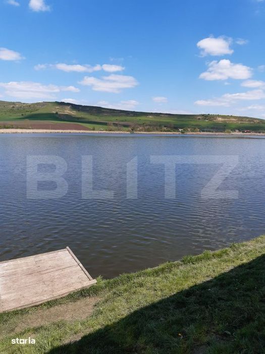Oportunitate investitionala-Proprietate cu lac privat in Geaca