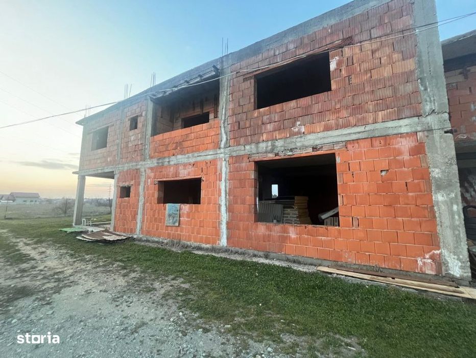 Casa la rosu P+1 cu proiect P+2, teren 500 mp – Bariera Valcii